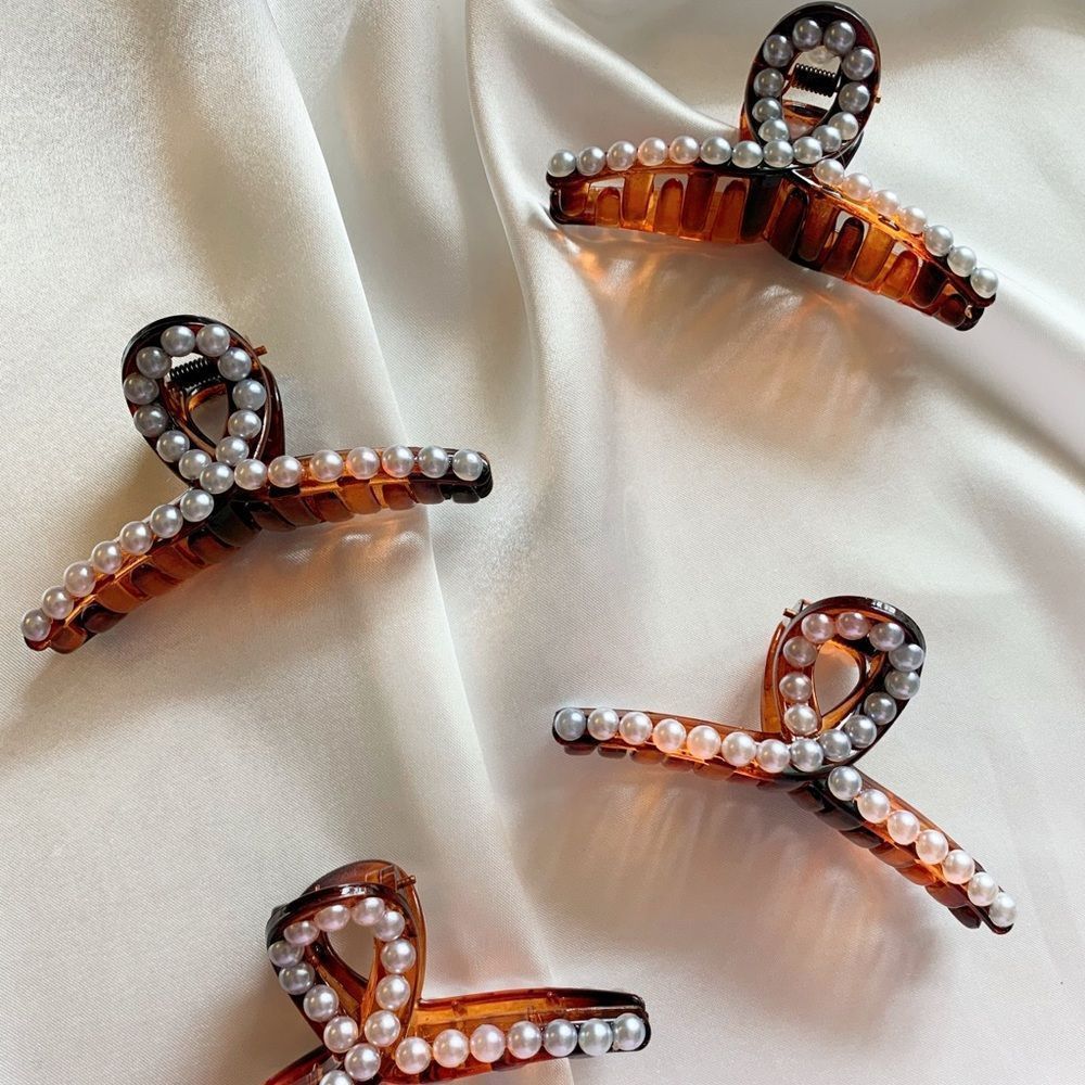 ELLA Small Pearly Claw Clip - 1 Piece